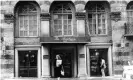  ??  ?? Street level: the entrance at 140 East 63rd Street. Photograph: Sara Krulwich/The New York Times