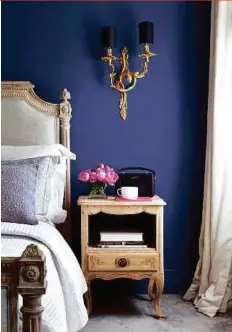  ?? VALSPAR PIC ?? The paint colour Puttin’ on the Ritz by Valspar is good for dramatic spaces.