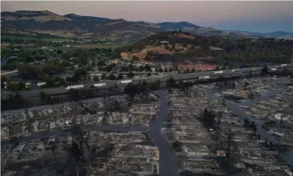  ?? Photograph: Adrees Latif/Reuters ?? The Bear Lakes Estates neighborho­od in Phoenix, Oregon, was devastated by the Almeda fire.