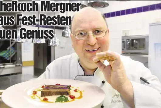  ?? Fotos: Petra Hornig ?? Von wegen Reste-Essen: Chefkoch Jörg Mergner zaubert eine wunderbare Gänse-Terrine.