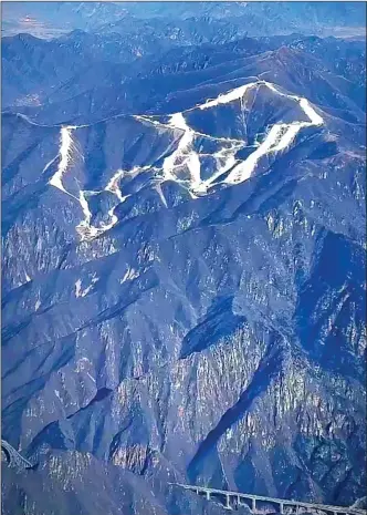  ?? ?? BARREN: A photo of Chinese mountains taken on Saturday by Norwegian skier Kjetil Jansrud