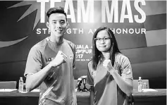  ??  ?? Welson (left) and Phee Jinq En posing for a photo during the programme in Kuala Lumpur yesterday. — Bernama photo
