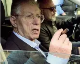  ??  ?? Umberto Bossi, 76 anni, fondatore della Lega, di cui è stato segretario federale dall’89 al 2012, ex senatore, ministro alle Riforme con Berlusconi, deputato. Ieri ha attaccato Matteo Salvini ma ha escluso la scissione