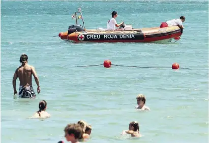  ?? Foto: CBN-Archiv ?? Durch einen Fehler ist das Rote Kreuz nicht mehr an der Strandaufs­icht beteiligt.