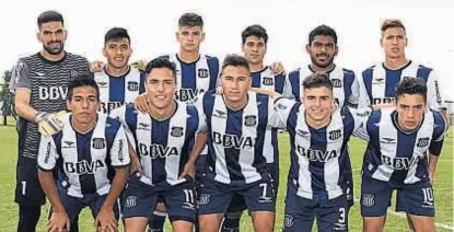  ?? (PRENSA TALLERES) ?? El equipo. Kevin Humeler, Carlos Villalba, Tomás Oneto, Catriel Sánchez, Santiago Moyano y Renzo Paparelli. Abajo, Franco Malagueño, Federico Oliva, Marcos Arturia, Fernando Bersano y Gastón Ortiz.