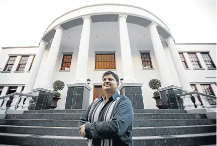  ?? / KEVIN SUTHERLAND ?? Atul Gupta, standing in front of the Saxonwold family castle in Johannesbu­rg, says he will testify before the Zondo Commission when the right moment comes.