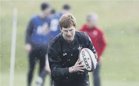  ??  ?? Rhys Patchell, in training at Vale of Glamorgan this week, will play his first Six Nations away fixture and earn his seventh cap when Wales visit England today.