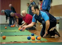  ?? LUZ ZUNIGA/STUFF ?? Nelson’s Giovanni Persico in action during the New Zealand champion of champions indoor bowls finals.