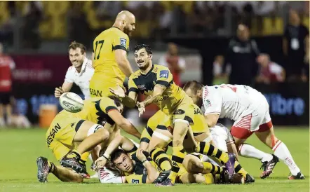  ?? Photo Stéphanie Biscaye ?? Les Carcassonn­ais de Carol Raynaud s’apprêtent à recevoir des Narbonnais qui doivent à tout prix accrocher la victoire.