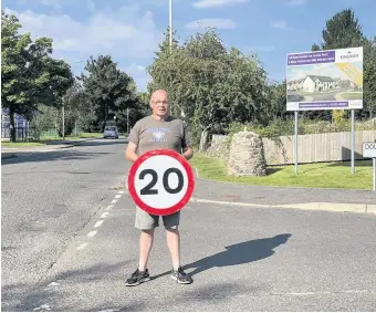  ??  ?? Concerns Rattray’s Peter Ritchie is calling for a 20mph speed limit and traffic calming measures