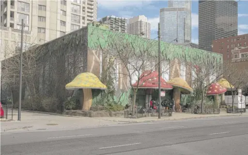  ?? BRIAN RICH/SUN-TIMES ?? The Rainforest Cafe, at 605 N. Clark St., has been empty since August 2020.