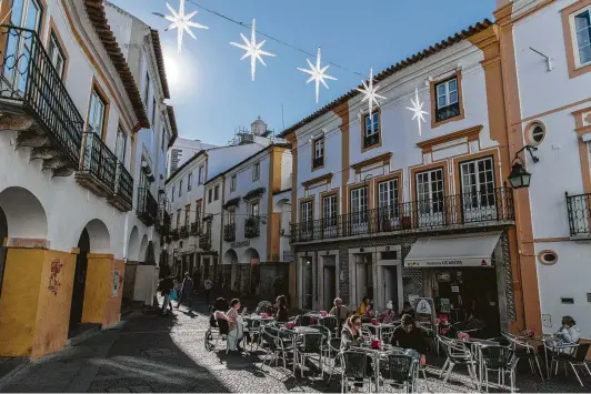  ??  ?? Évora, the Alentejo region’s UNESCO-listed capital, is a fine place to have lunch. Horacio Villalobos / Corbis via Getty Images