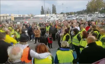  ?? (Photo M. C.) ?? Le gros des manifestan­ts est attendu à  heures à l’entrée de l’autoroute à Saint-Maximin.