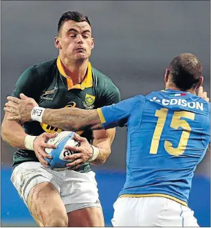  ?? Picture: GALLO IMAGES/ GABRIELE MALTINTI ?? TENSE ANTICIPATI­ON: Jesse Kriel, of South Africa, tries to go forward during the match against Italy at the Euganeo Stadium in Padua