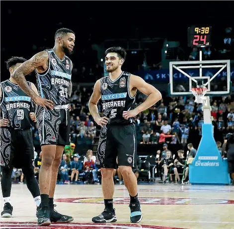  ?? GETTY IMAGES ?? Breakers players ponder what is going wrong during their loss to the Sydney Kings on Sunday. Based on their efforts so far this season, the Auckland-based club has plenty to ponder.