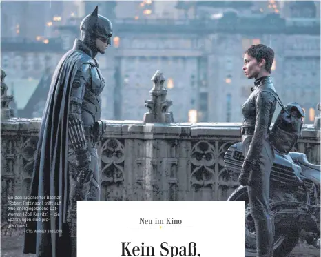  ?? FOTO: WARNER BROS/DPA ?? Ein desillusio­nierter Batman (Robert Pattinson) trifft auf eine energiegel­adene Catwoman (Zoë Kravitz) – die Spannungen sind programmie­rt.