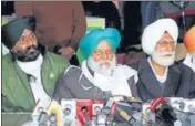  ?? ANI ?? Sanyukt Samaj Morcha president Balbir Singh Rajewal (centre) addresses a press conference in Chandigarh on Sunday.