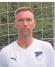  ?? FOTO: FUPA ?? Klare Niederlage gegen Kleve: FC-Trainer Stefan Laucke.