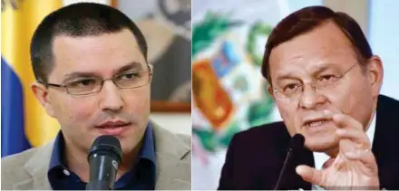  ??  ?? CANCILLERE­S.Los ministros de Relaciones Exteriores de Venezuela, Jorge Arreaza (Izq.) y de Perú, Néstor Popolizio.