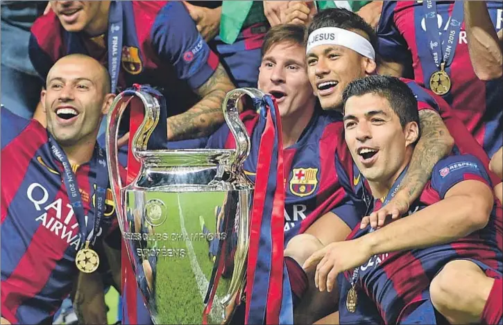  ?? LLUIS GENE / AFP ?? Mascherano, Messi, Neymar y Suárez celebraron a lo grande la quinta Champions de un Barça que hoy será homenajead­o en Mónaco