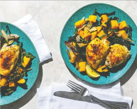  ?? LAURa CHASE DE FORMIGNY/THE WASHINGTON POST ?? Quick one-pan meals, like this roasted chicken dinner, are no-brainers for busy families.