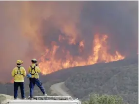  ??  ?? Wildfire in California