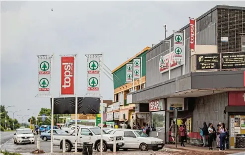  ?? Picture: OJ Koloti/Gallo Images ?? Spar is a latecomer to the home deliveries market, but the demand is still expanding. Investment analysts suggest that the large Spar stores may do well with the service but that small, neighbourh­ood stores may struggle and that, overall, implementa­tion may be patchy.