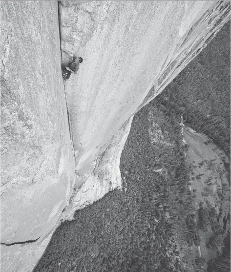  ?? NATIONAL GEOGRAPHIC ?? The only tumble Alex Honnold takes in his climb of El Capitan is falling in love during the making of Free Solo.
