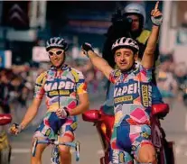  ?? ?? Che doppietta È il 21 aprile 2002: Paolo Bettini rivince la LiegiBasto­gne-Liegi dopo 2 anni davanti al compagno di squadra Garzelli. Poi ancora Italia: 3° Basso, 4° Celestino, 5° Codol