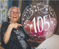  ?? Picture: PETER CARRUTHERS ?? LOVE OF DANCING: Beryl James celebrated her 105th birthday with friends and family in Cairns.