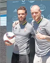  ??  ?? UNIDOS. Sergio y Guidetti comparecie­ron ayer e