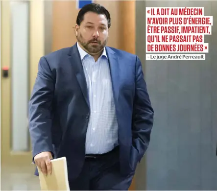  ?? PHOTO MARTIN ALARIE ?? Nicolas Landry, un policier de la Sûreté du Québec, arpentait les corridors du palais de justice de Montréal hier, alors qu’il a été déclaré coupable d’avoir fraudé son employeur de 42 000 $.