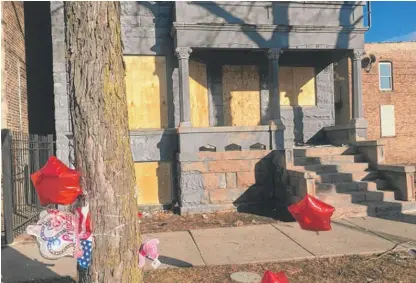  ?? | MITCH DUDEK/ SUN- TIMES ?? Two girls died in a fire Saturday night in this house on the 6600 block of South Champlain Avenue.