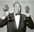  ?? Foto: dpa ?? Us-regiesseur Carl Reiner 1963 mit zwei Emmys.