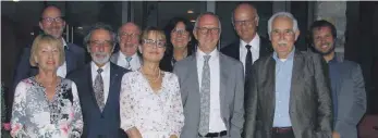  ?? FOTO: PRIVAT ?? Der Vorstand des Lions Clubs Laupheim: (v. l.) Hedda Freund, Christian Biffar, Peter Winkler, Michael Roosz, Michaela Glauss, Karin Barring, Roland Pecha, Gunther Schenkel, Manfred Schmoldt, Michael Demuth.