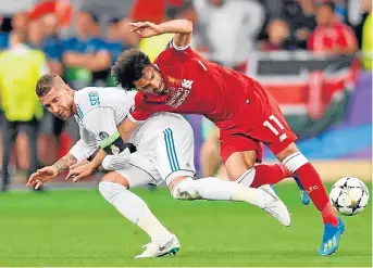  ?? ?? La falta de Ramos sobre Salah que sacó al egipcio del partido en el 2018.