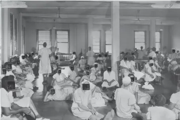  ?? RALPH DOHME/BALTIMORE SUN FILE ?? Patients in an undated photo at Crownsvill­e State Hospital in Maryland.