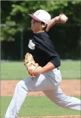  ?? OWEN MCCUE - MEDIANEWS GROUP FILE ?? Oxford’s Justin Neskie pitches in the Carpenter Cup last spring in South Philadelph­ia.