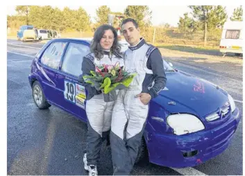  ??  ?? Le couple est revenu du fol’car de Lassay avec le sourire le 17 avril dernier. Une 6ème position au général et Julie 1ère féminine !