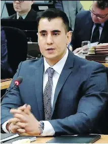  ??  ?? Montreal police internal affairs investigat­or Det.-Sgt. Iad Hanna testified before the Chamberlan­d Commission on Friday. He is being investigat­ed by the Sûreté du Québec for allegedly threatenin­g Det.-Lt. Normand Borduas.