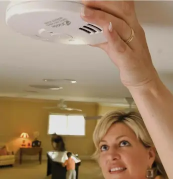  ?? KIDDE CANADA ?? It is important to install a carbon monoxide alarm on every floor, say the experts.