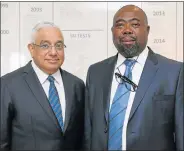  ?? Picture: GALLO IMAGES ?? TRANSFORMA­TION PASS: Saru president Mark Alexander, left, and Sports Minister Thulas Nxesi