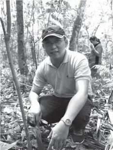  ??  ?? As an employee volunteer, Ludo & Luym Production and Operations Manager Nidal Bergado has been supporting PBSP's reforestat­ion caravan since the company started supporting the cause in 1992.