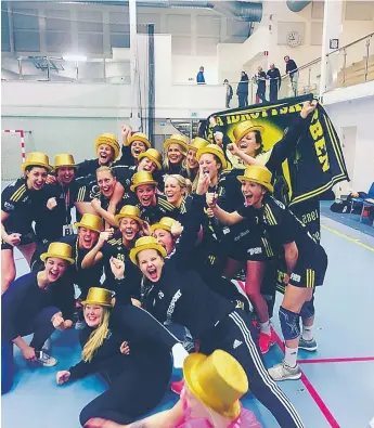 ?? FOTO: PRIVAT ?? REDO. AIK:s handbollsd­amer håller på att göra sig redo för spel i näst högsta serien. Allsvenska­n väntar i höst.