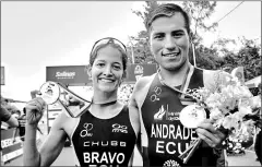  ?? Fotos: twitter: @deporteec ?? • Elizabeth Bravo y Juan José Andrade muestran sus medallas obtenidas en las pruebas realizadas, ayer.