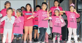 ??  ?? Maketu¯ Primary School pupils perform at Maketu¯ 's Pink Shirt Day.