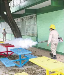  ?? /CUARTOSCUR­O ?? Pese a las medidas adoptadas para controlar al dengue, este sigue en aumento