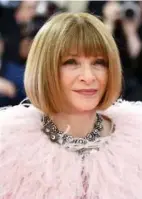  ?? FOTO: CHARLES SYKES/ RITZAU SCANPIX ?? Mode- dronning Anna Wintour med sin gamle page, som må hedde ’ fuck ass robert’.