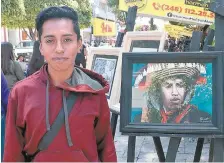  ??  ?? Arturo Paredes Flores, de 22 años, es un pintor de Huejotzing­o, asistió como participan­te al Jolgorio, pero no sabe qué seguirá en su camino.