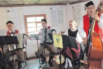  ?? FOTO: FREILICHTM­USEUM ?? Beim Volksmusik­tag klingt die Musik genau so, wie es früher in den Wirtshäuse­rn, auf Hochzeiten und Festen geklungen hat.